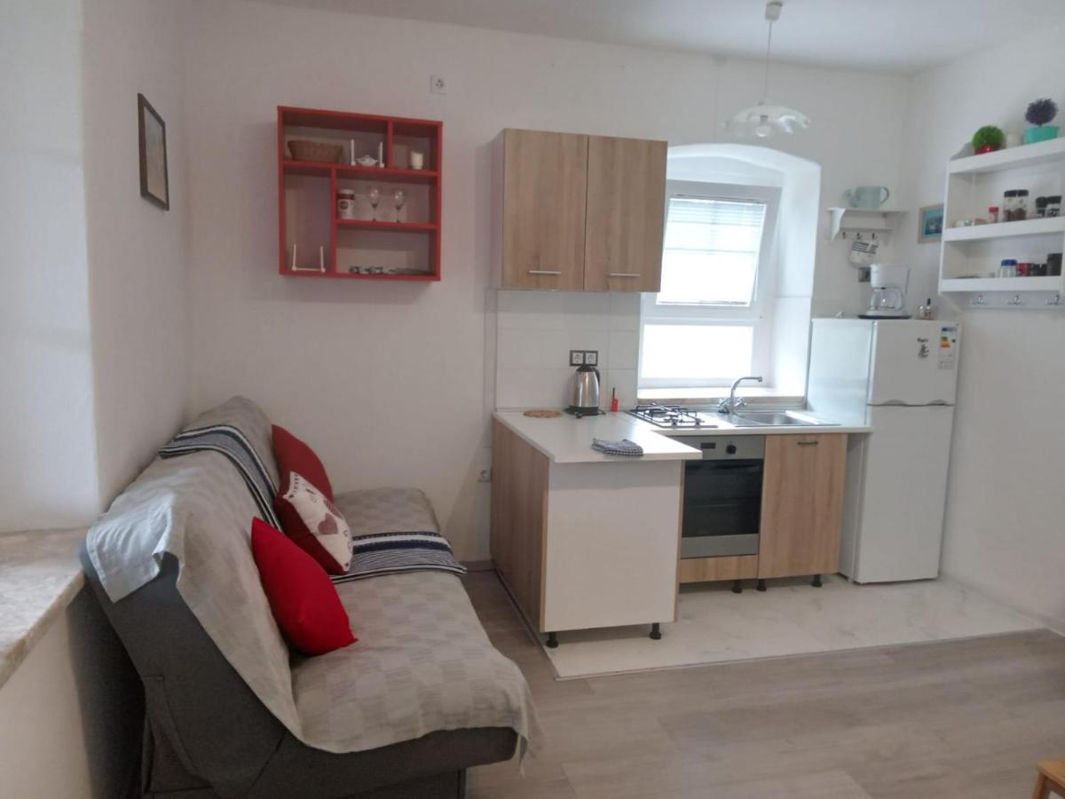 Apartma Kastelanic *
